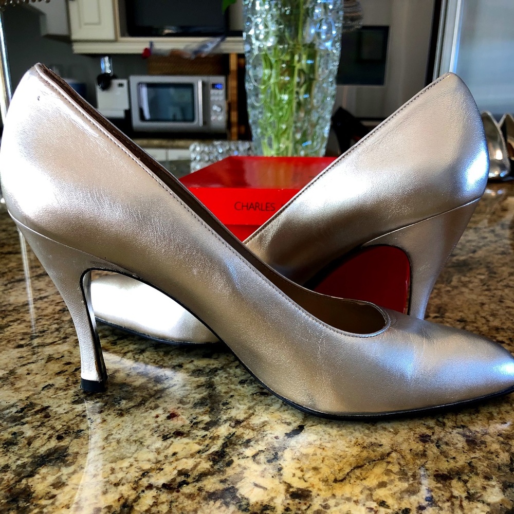 VGUC! VTG CHARLES JOURDAN PLATINUM SOFT KID LEATHER PUMPS